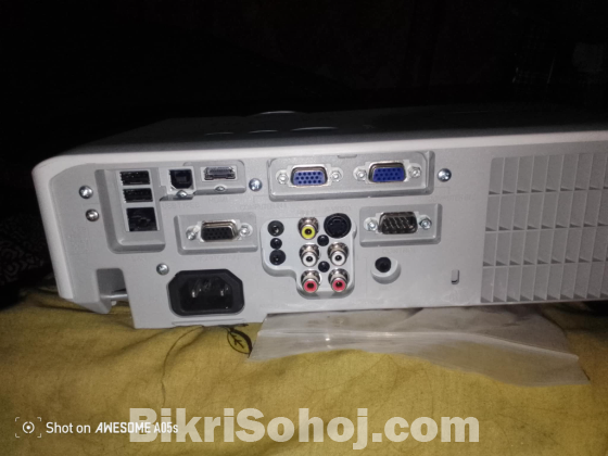Hitachi Projector